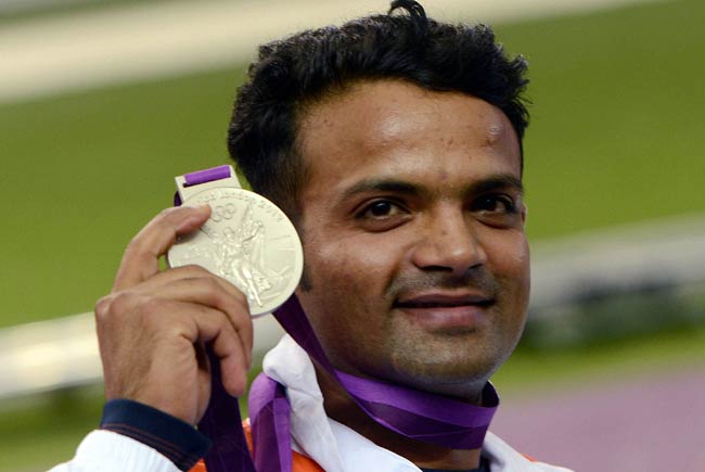 Vijay Kumar pips Gurpreet to win gold