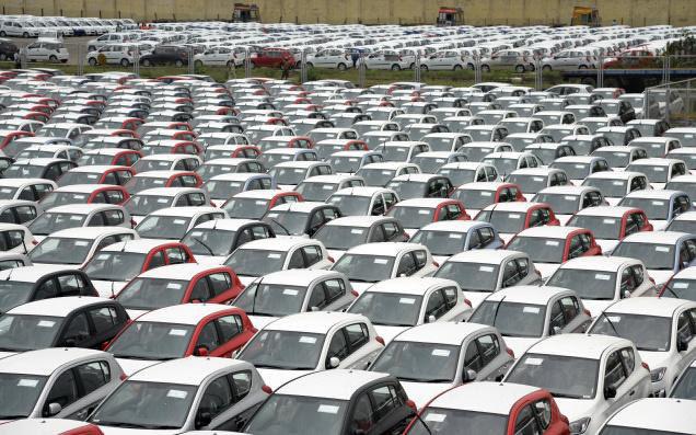 SIAM cuts FY17 growth forecast for passenger vehicles to 6-8%