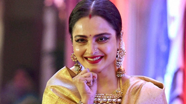 Rekha to be awarded DIFF Lifetime Achievement Award