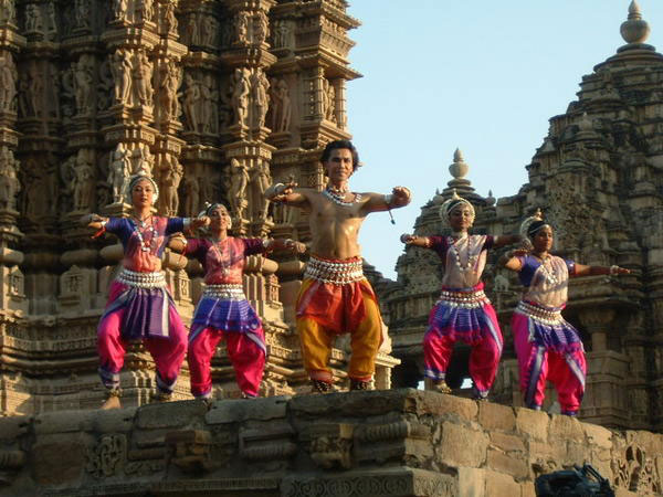42nd Khajuraho Dance Festival begins in Madhya Pradesh