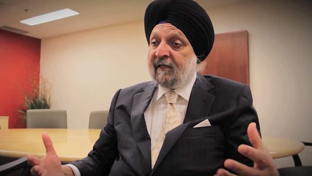 Sarabjit Singh Marwah becomes Canada’s first Sikh Senator Sarabjit Singh Marwah becomes Canada’s first Sikh Senator